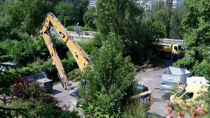 2023. Démolition des entrepôts du 