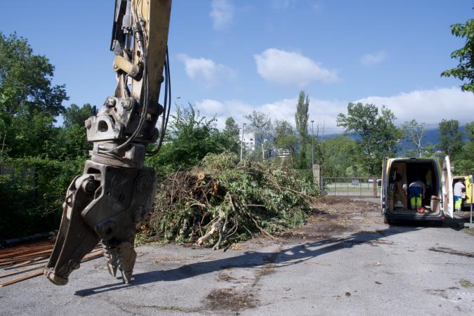 2023. Démolition des entrepôts du 