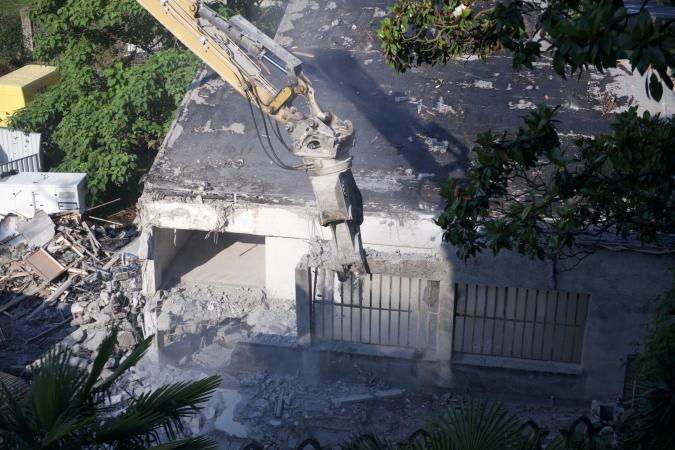 2023. Démolition des entrepôts du 