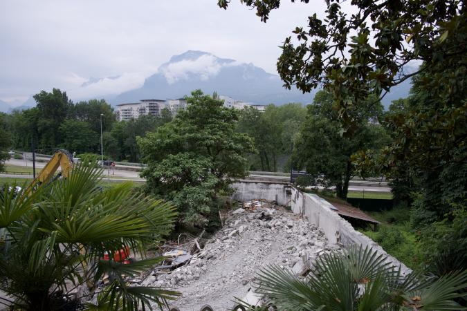 2023. Démolition des entrepôts du 