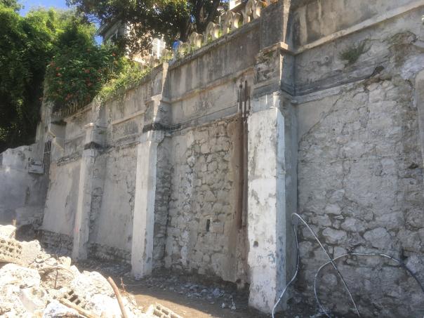 2023. Démolition des entrepôts du 