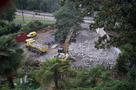 2023. Démolition des entrepôts du 