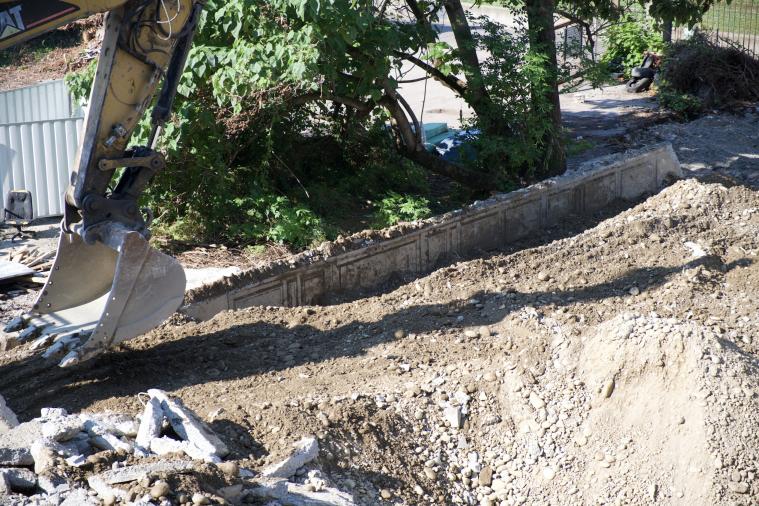 2023. Démolition des entrepôts du 