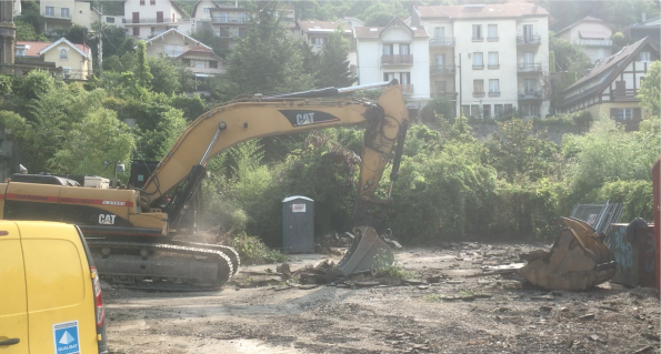 2023. Démolition des entrepôts du 