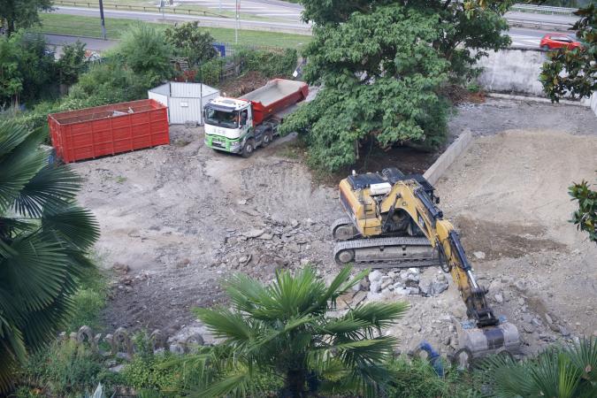 2023. Démolition des entrepôts du 